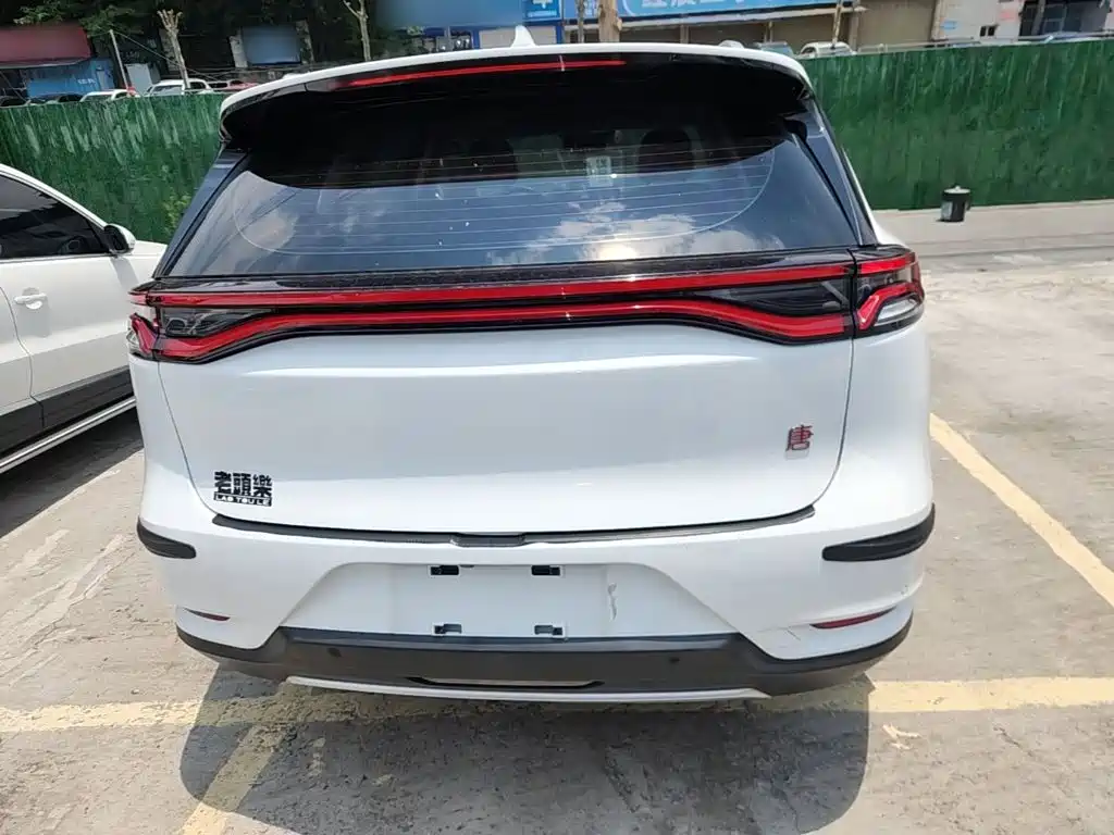 Tang 2.0 T Auto Connected Distinguished 7-seat CN-V