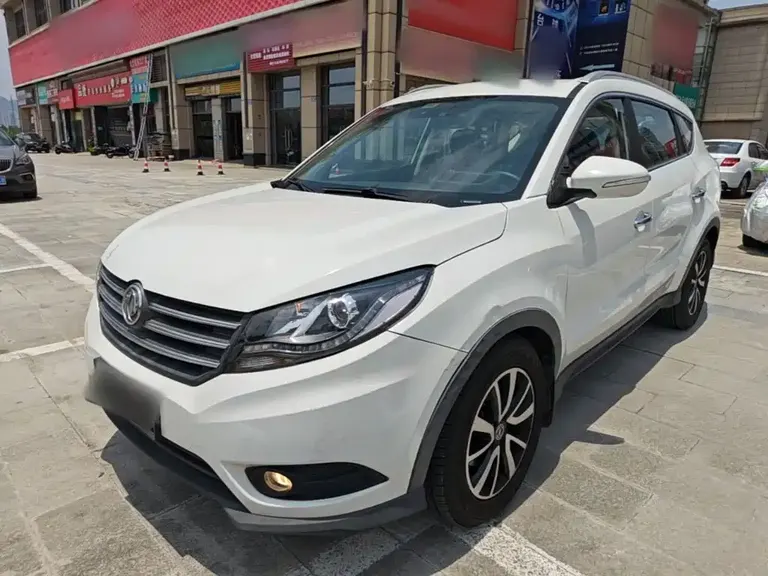 Dongfeng Fengguang 580 1.5 T CVT Luxury