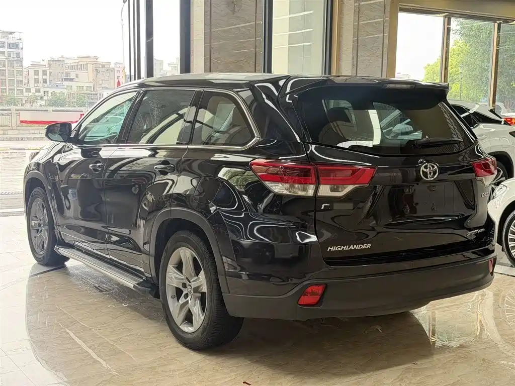 Highlander 2.0 T 4 WD Distinguished 7-seat CN-VI