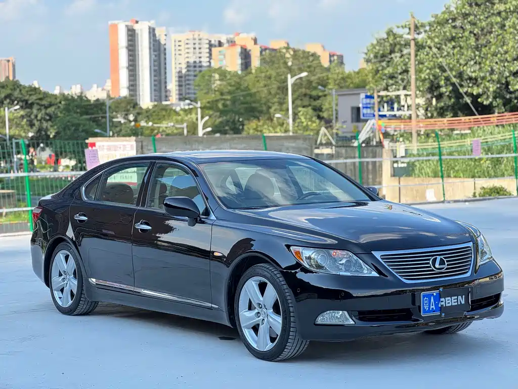 Lexus LS 460 L