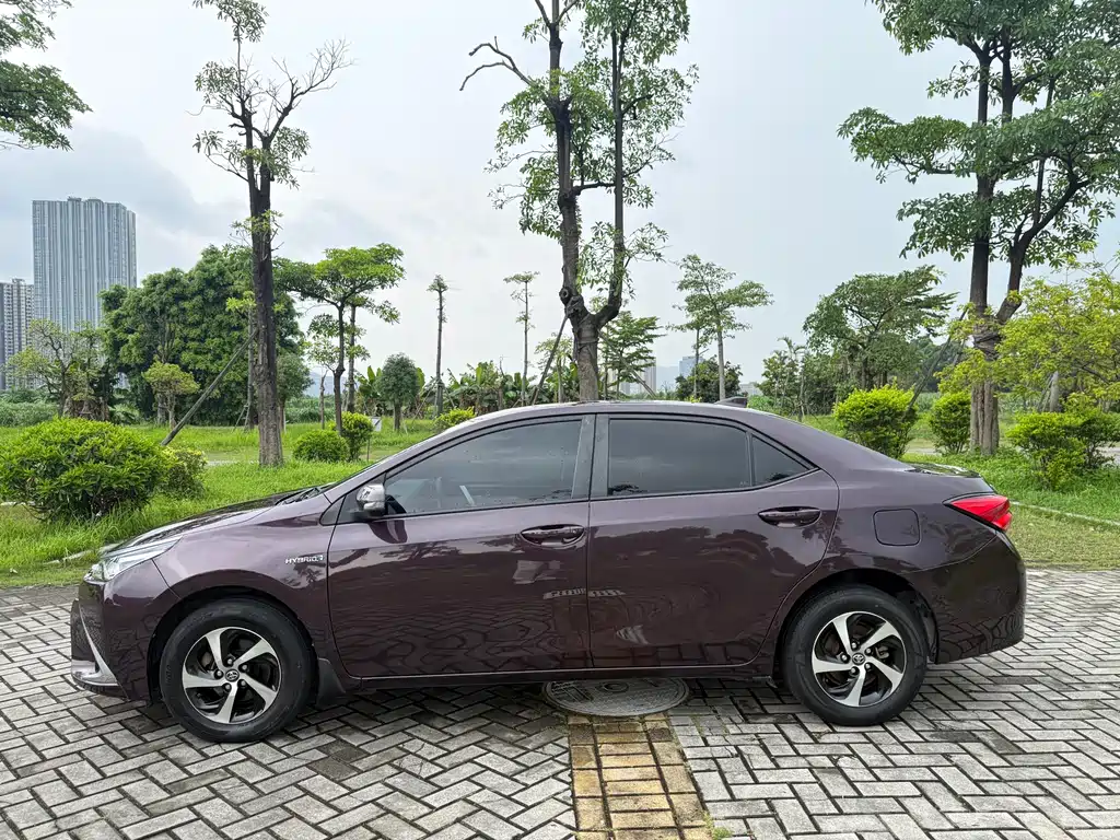 Levin Facelift Dual Engine 1.8 H GS E-CVT Elite Sunroof CN-V
