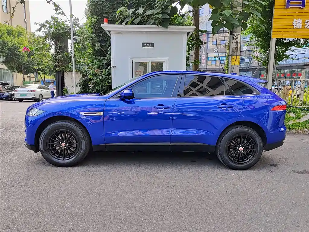 Jaguar F-PACE 2.0 T 2 WD Urban Premium