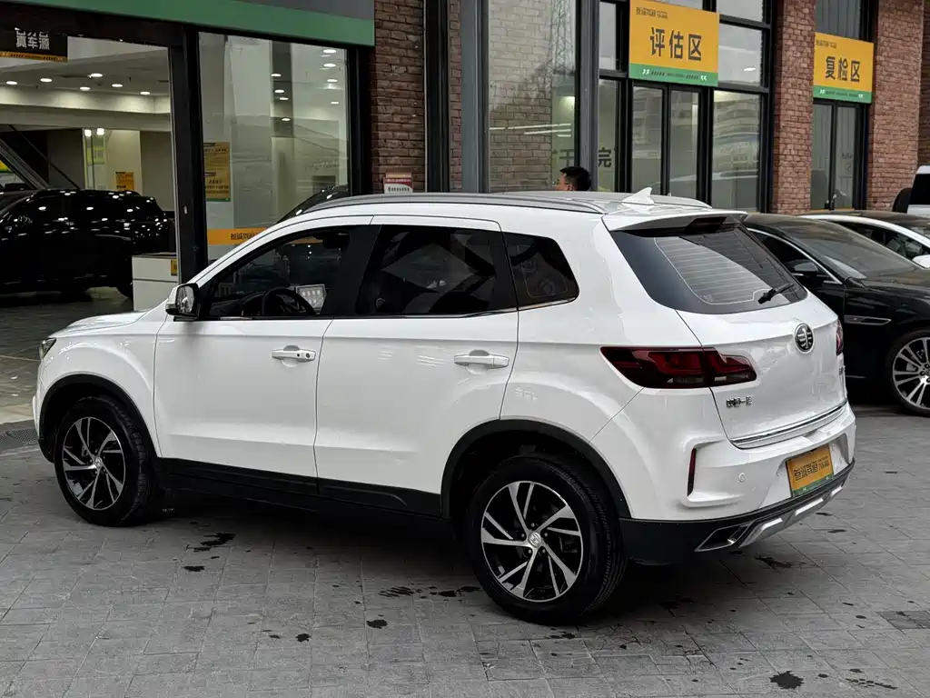 Besturn X40 奔腾X40 2019款 1.6 L 自动豪华型 国VI