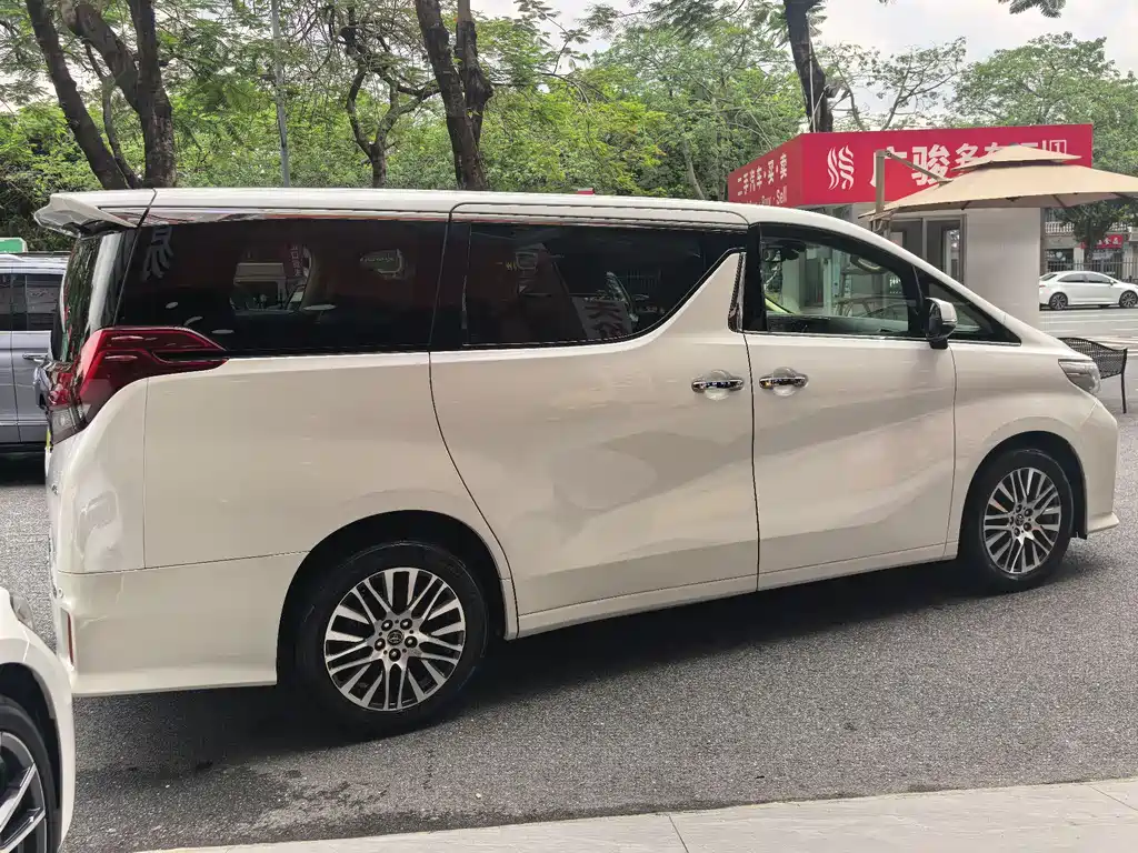 Alphard 3.5 L Luxury