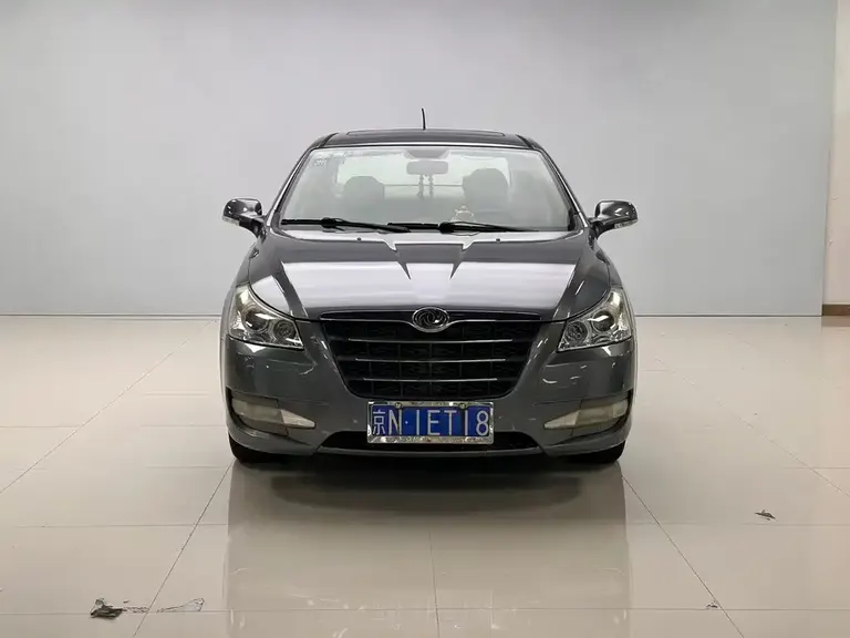 Dongfeng Fengshen S30 东风风神S30 2011款 1.6 L 手动尊贵型