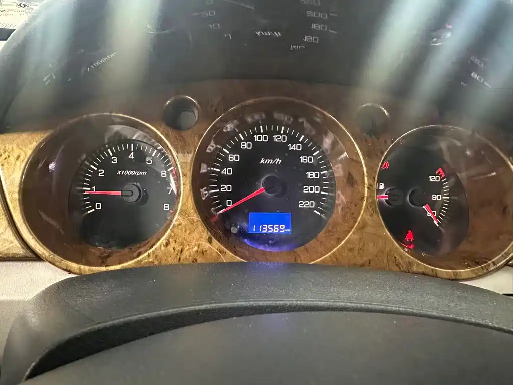 Dongfeng Fengshen S30 东风风神S30 2011款 1.6 L 手动尊贵型