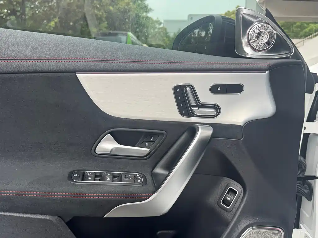 Mercedes-Benz CLA (Import) 奔驰CLA进口 2025款 CLA 220
