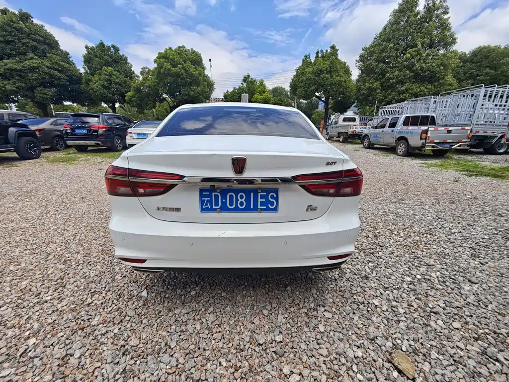 Roewe i6 Classic 20 T Auto Internet Smart Enjoyment