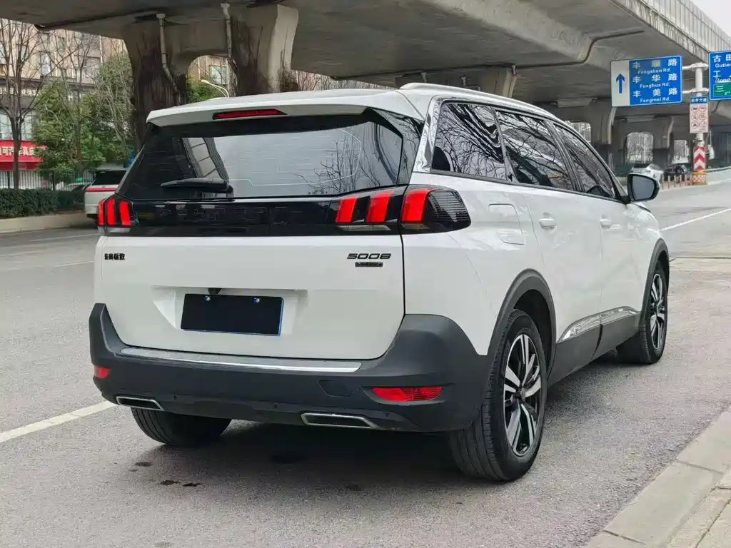 Peugeot 5008 400 THP True Love 5-seat
