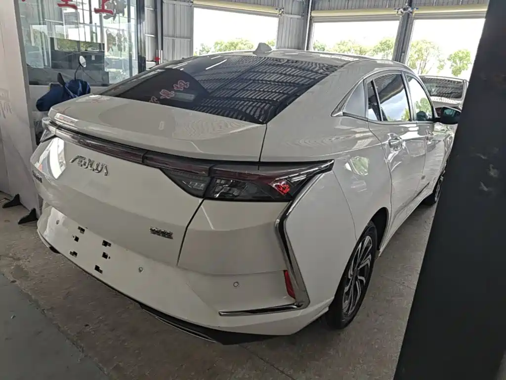 Yixuan 230 T Auto Wind Chaser
