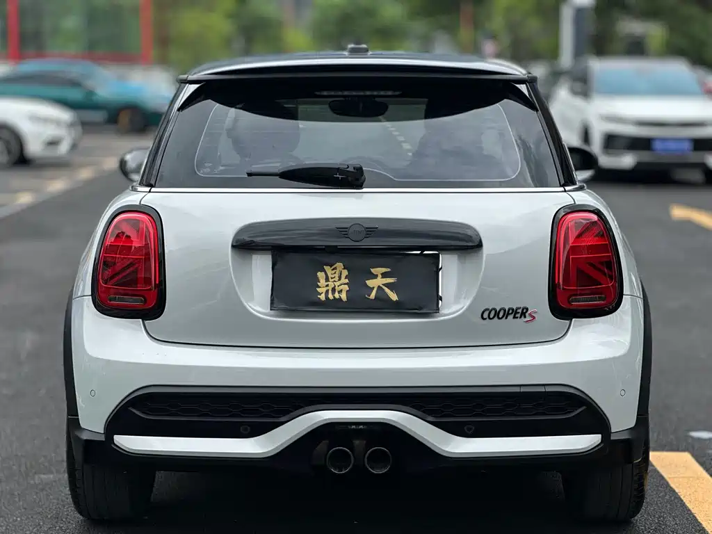 MINI MINI 2022款 2.0 T COOPER S The Coopers 纪念版
