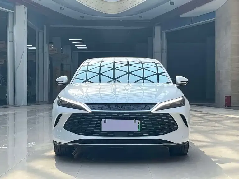 BYD Qin L DM-i 120 KM Transcend