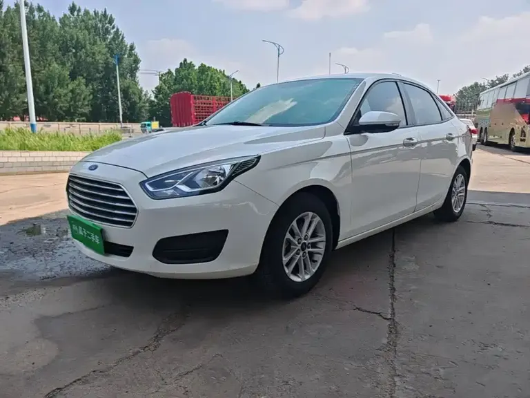 Ford Escort Facelift 1.5 L Auto Quality Enjoyment( ) CN-VI