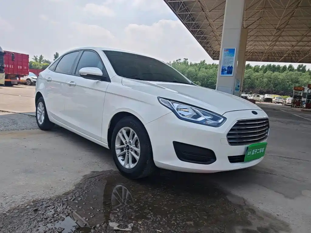 Escort Facelift 1.5 L Auto Quality Enjoyment( ) CN-VI