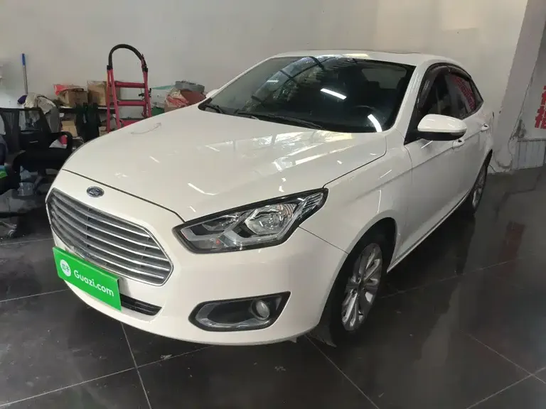 Ford Escort 1.5 L Auto Fashion