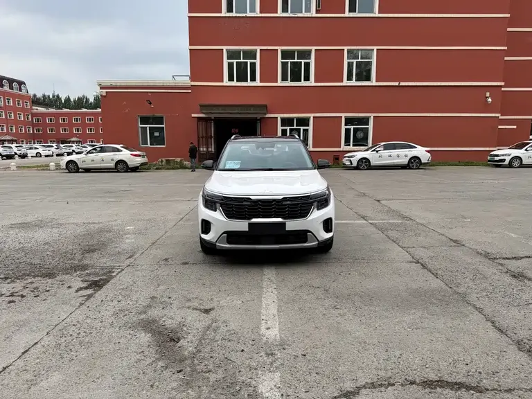 Kia Seltos 1.5 L CVT Luxury
