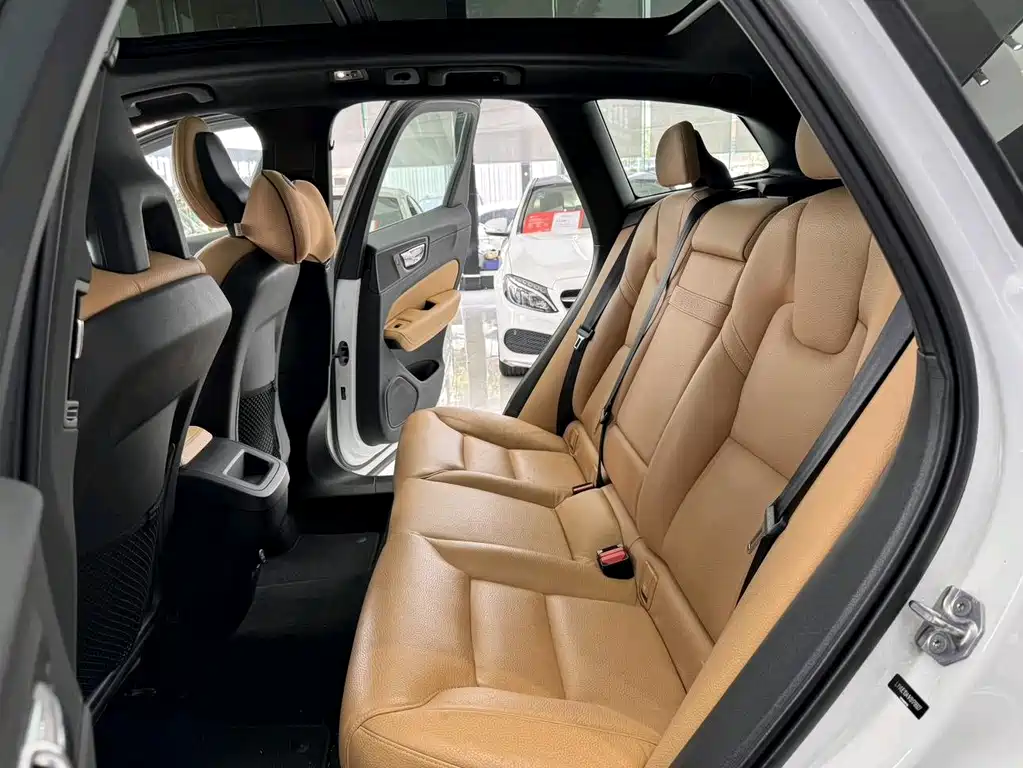 Volvo XC60 T5 4 WD Smart Ease