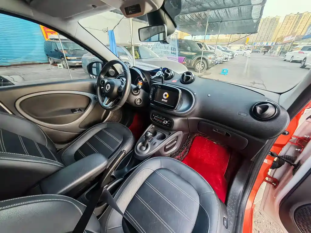smart forfour 0.9 T 66 kW Pioneer