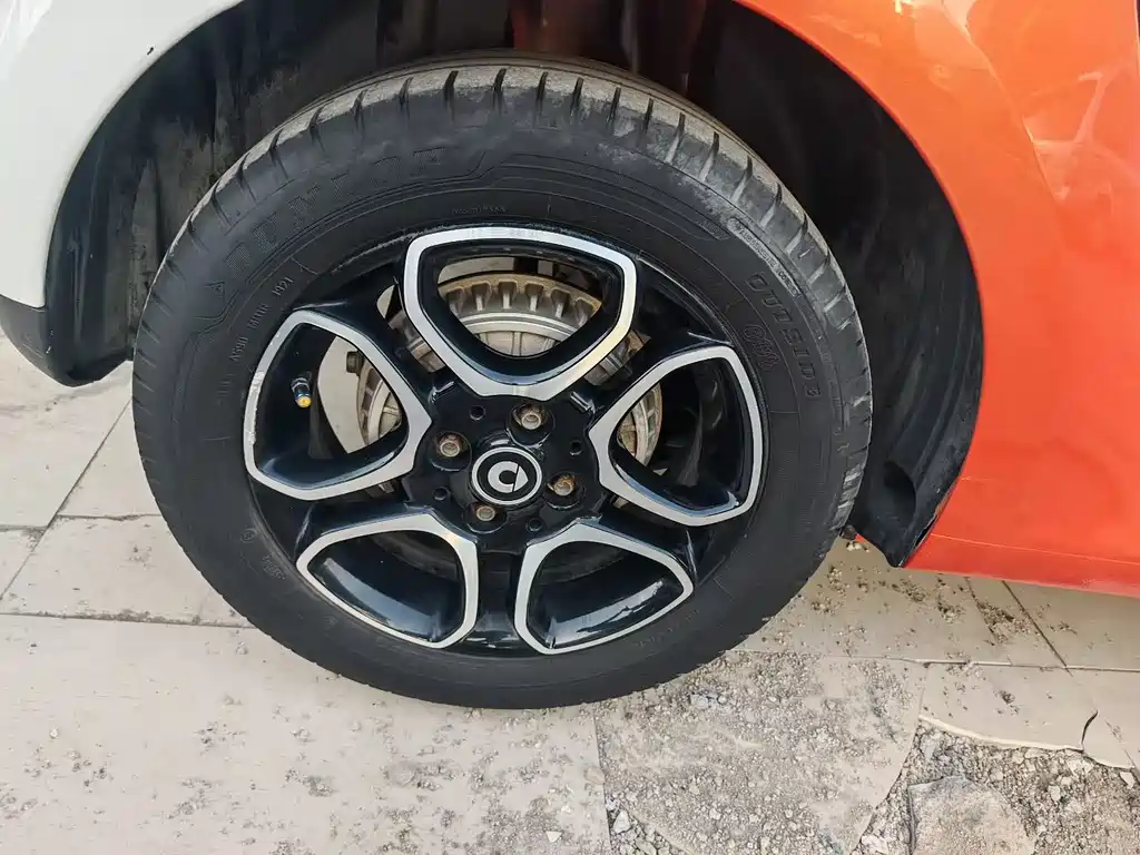 smart forfour 0.9 T 66 kW Pioneer