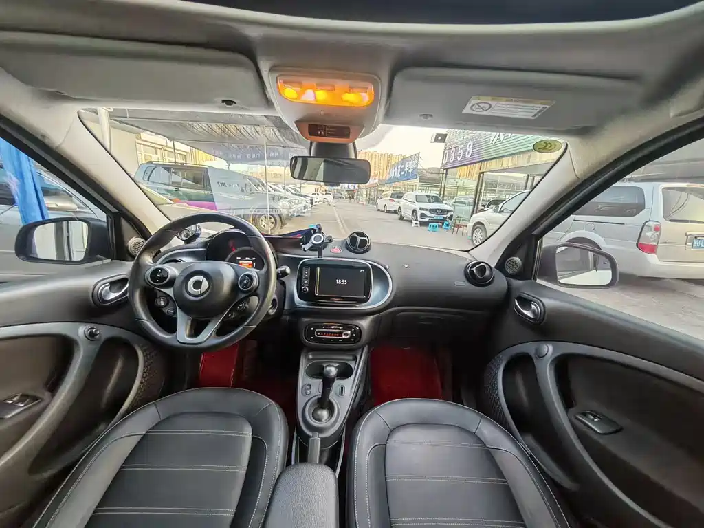 smart forfour 0.9 T 66 kW Pioneer