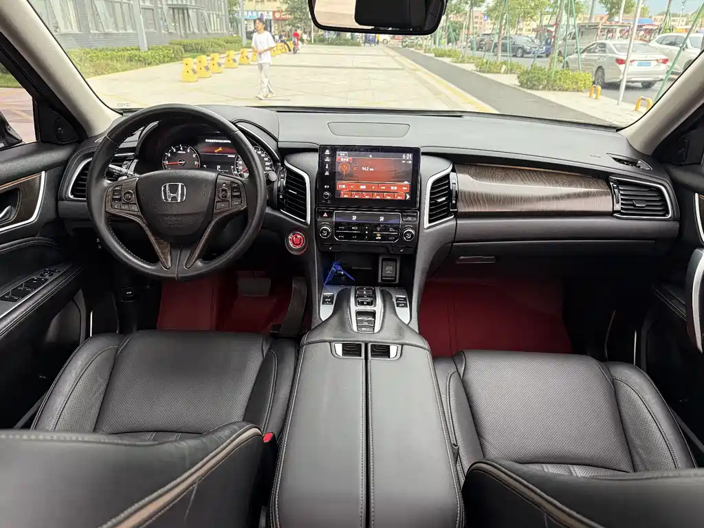 Avancier 370 TURBO 4 WD Premium