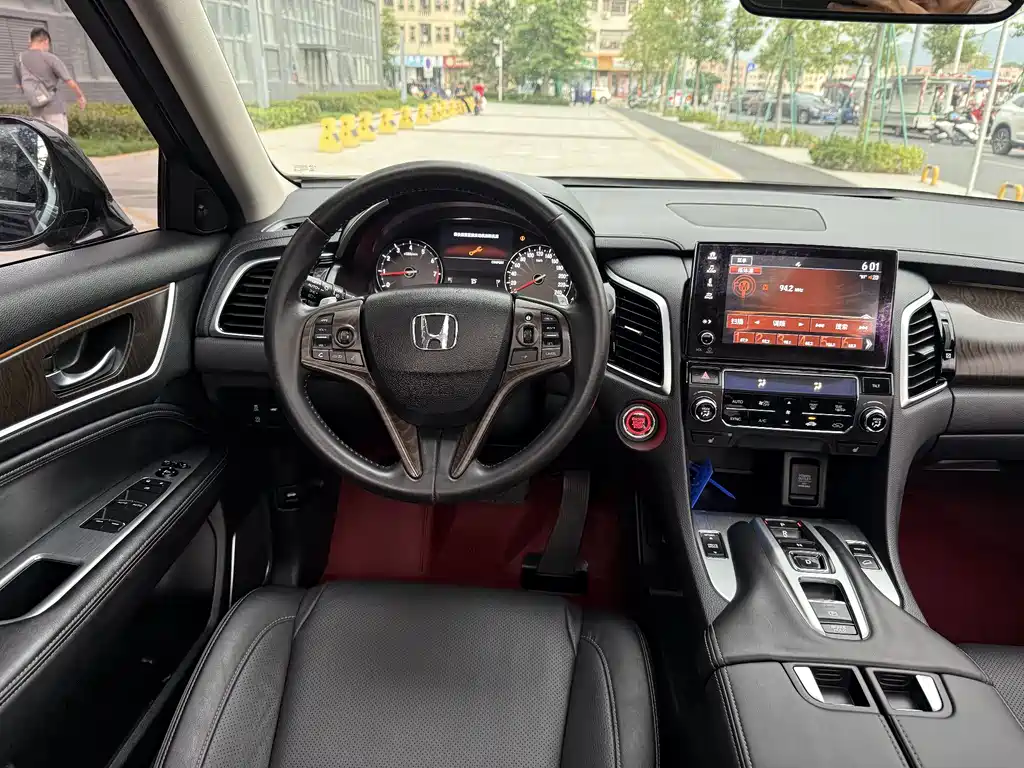 Avancier 370 TURBO 4 WD Premium