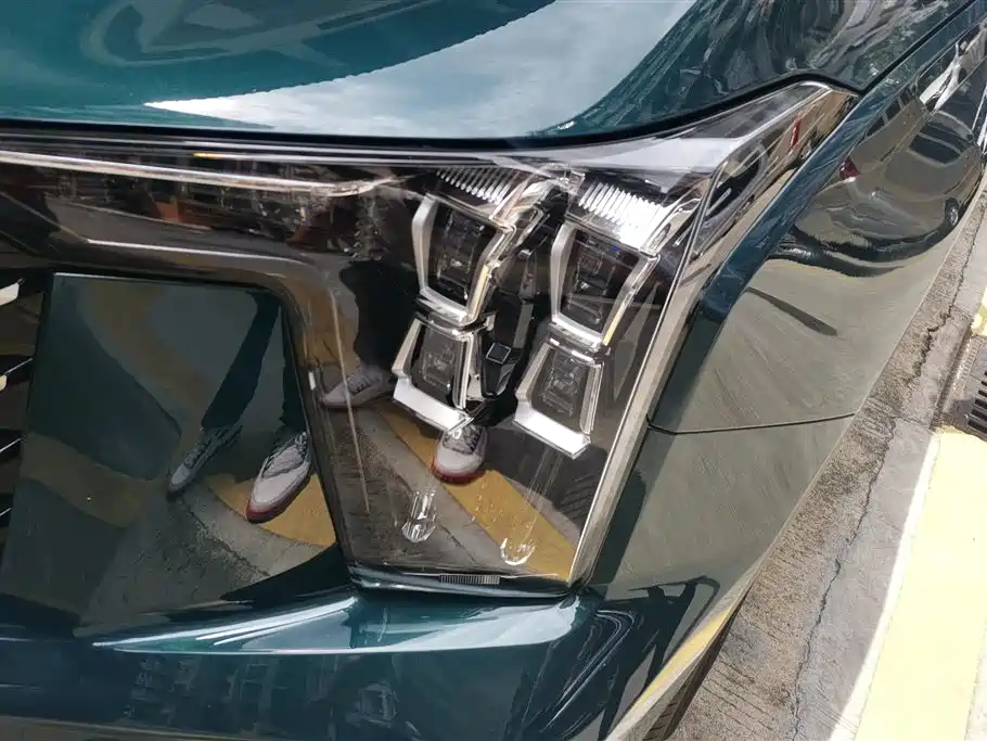 GAC Trumpchi GS8 Navigator Series 2.0 TGDI 2 WD Luxury Connected (7-seat)
