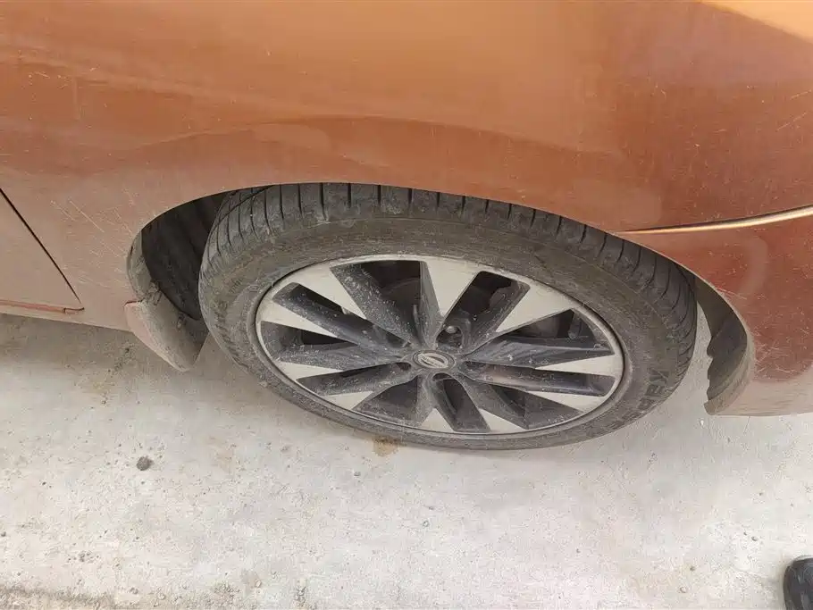 Lannia 1.6 L CVT Smart Cool