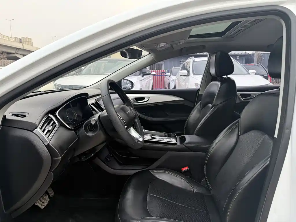 Roewe i6 MAX NEV 1.5 T PHEV Ride-hail Luxury