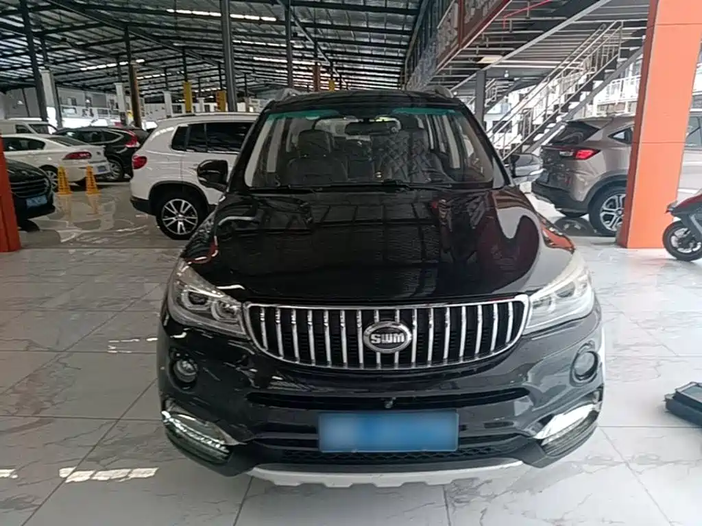 SWM X7 1.5 T Manual Luxury 7-seat