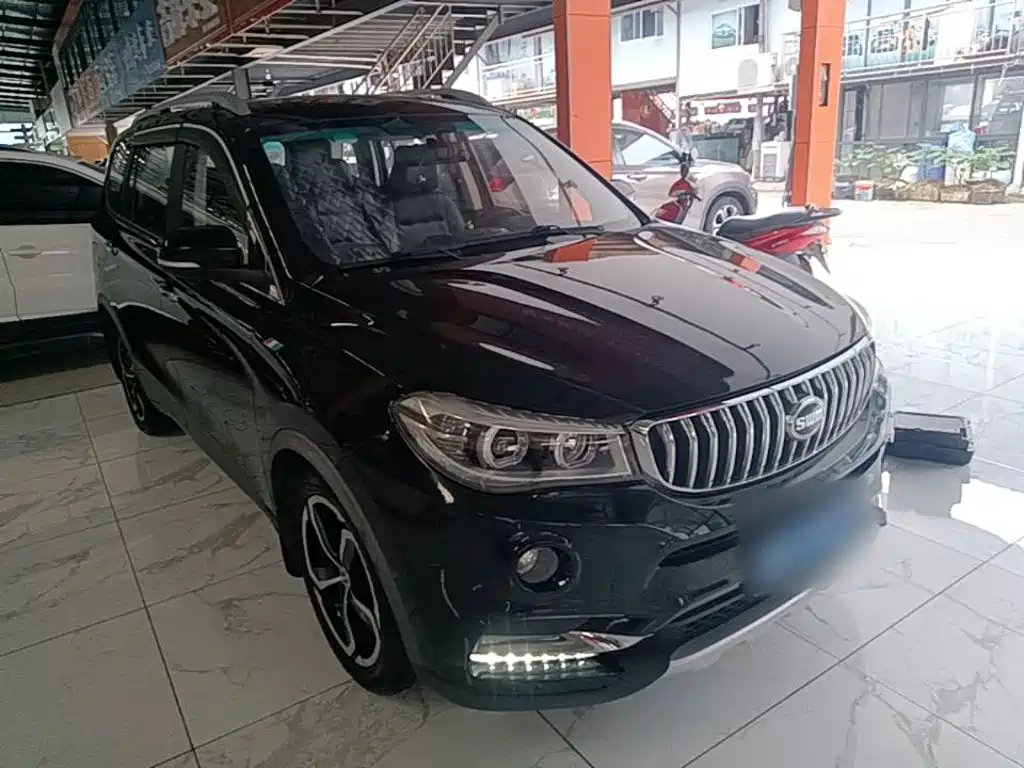SWM X7 1.5 T Manual Luxury 7-seat