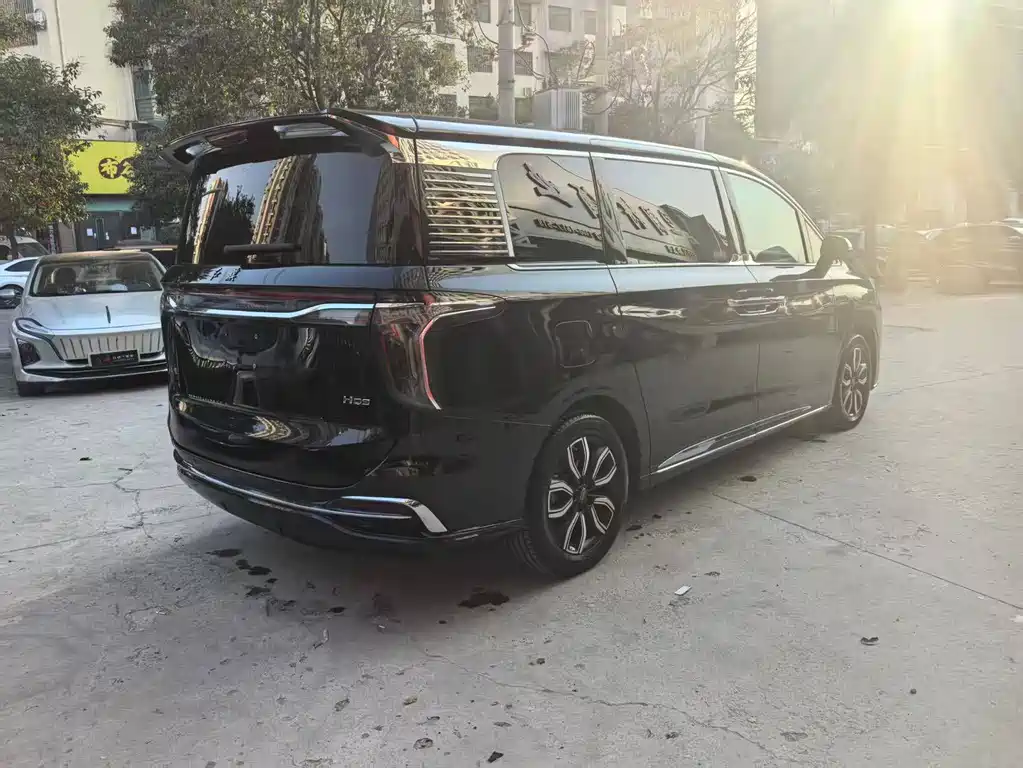 Hongqi HQ9 2.0 T Connected Flagship