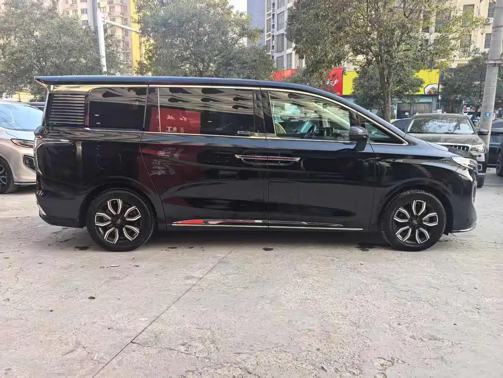 Hongqi HQ9 2.0 T Connected Flagship