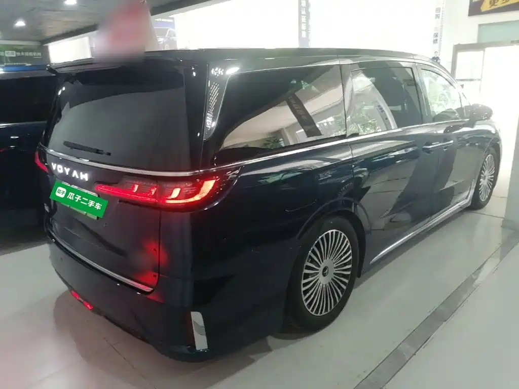 Voyah Dreamer PHEV 4 WD Flagship Kunpeng