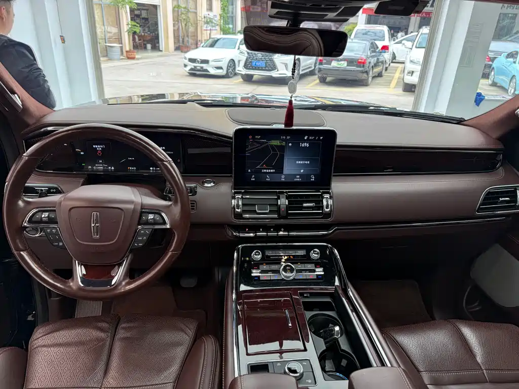 Navigator 3.5 T President Series