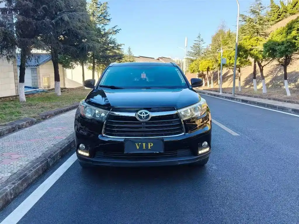 Highlander 2.0 T 4 WD Luxury 7-seat