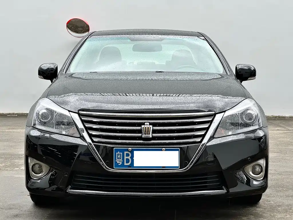 Crown 2.5 L Royal Leather