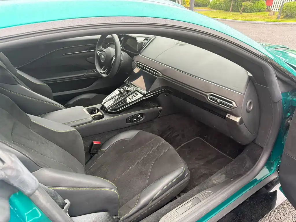 V8 Vantage 4.0 T V8 Coupe
