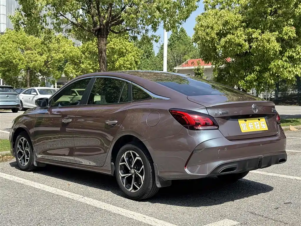 MG5 180 DVVT CVT Style