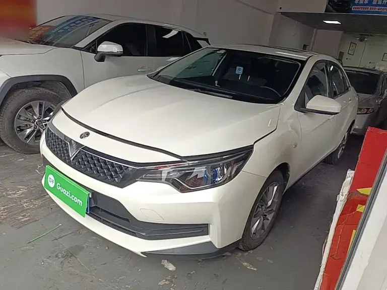 Venucia D60 1.6 L XE CVT Smooth Travel