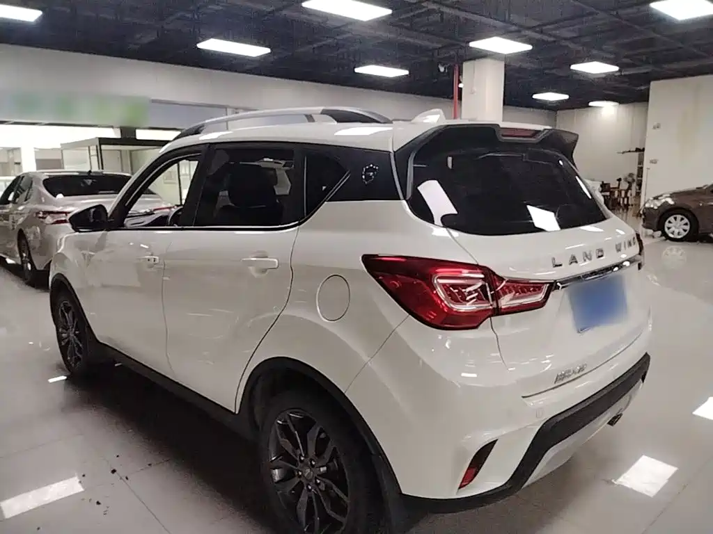 Landwind X2 陆风X2 2017款 1.6 L 自动劲锐版