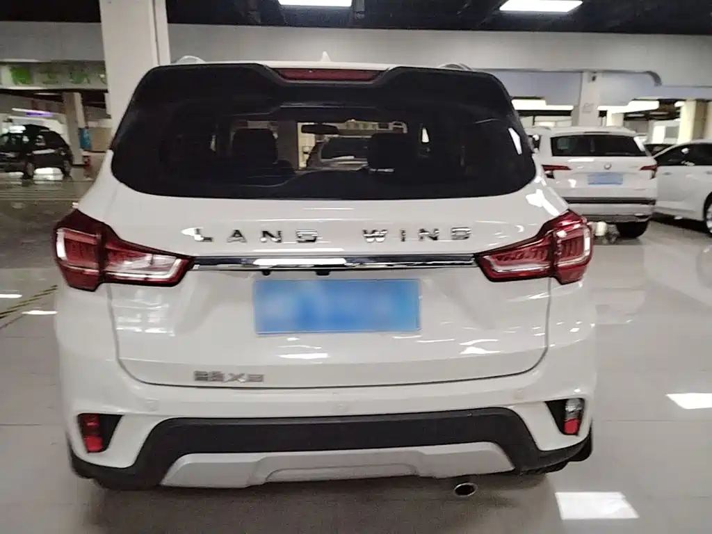 Landwind X2 陆风X2 2017款 1.6 L 自动劲锐版