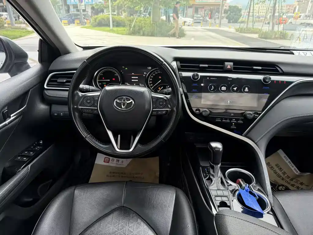 Camry Dual Engine 2.5 HS Sharp Style CN-V
