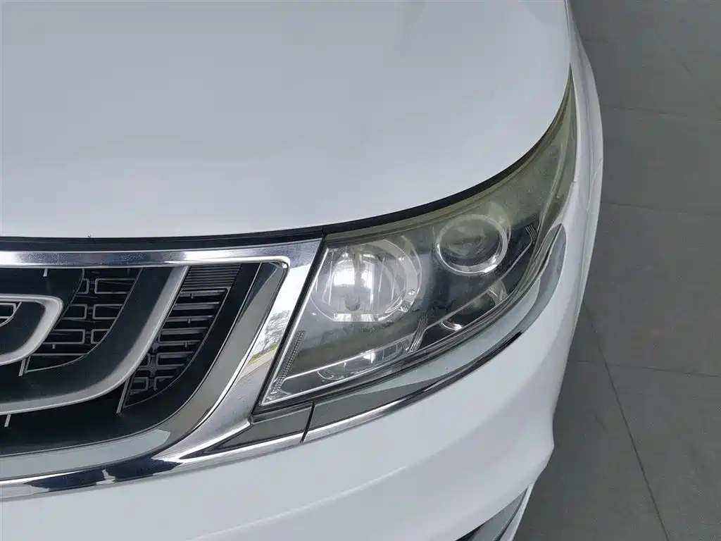 Vision 1.5 L Auto Happy