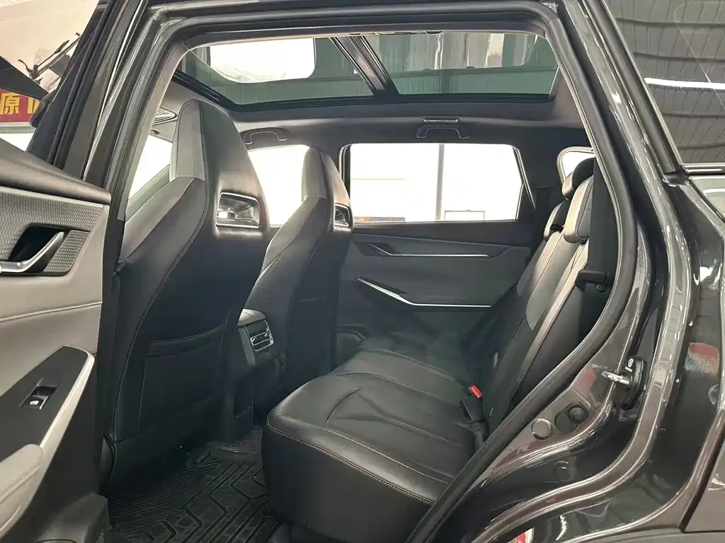 Changan CS75 PLUS 3 rd Gen 1.5 T Auto Distinguished