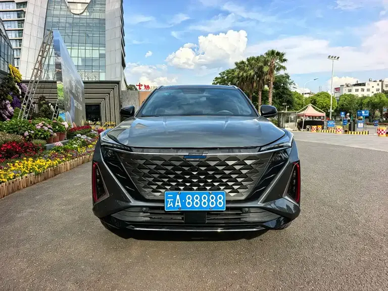 Changan Oshan Z6 Blue Whale 1.5 T DCT Smart Enjoyment