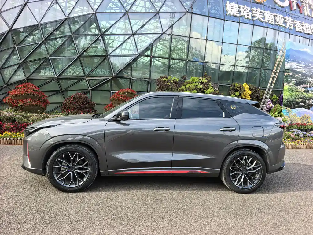 Changan Oshan Z6 Blue Whale 1.5 T DCT Smart Enjoyment
