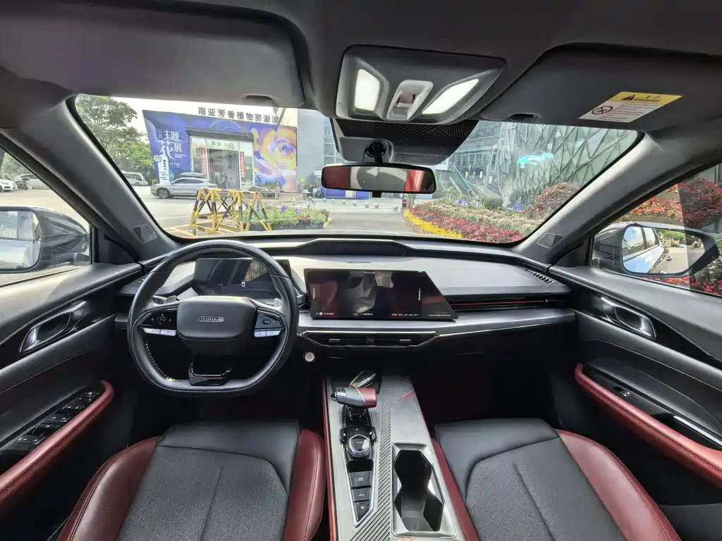Changan Oshan Z6 Blue Whale 1.5 T DCT Smart Enjoyment