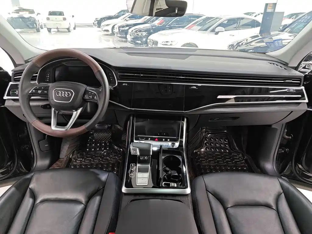Audi Q8 55 TFSI Luxury Dynamic