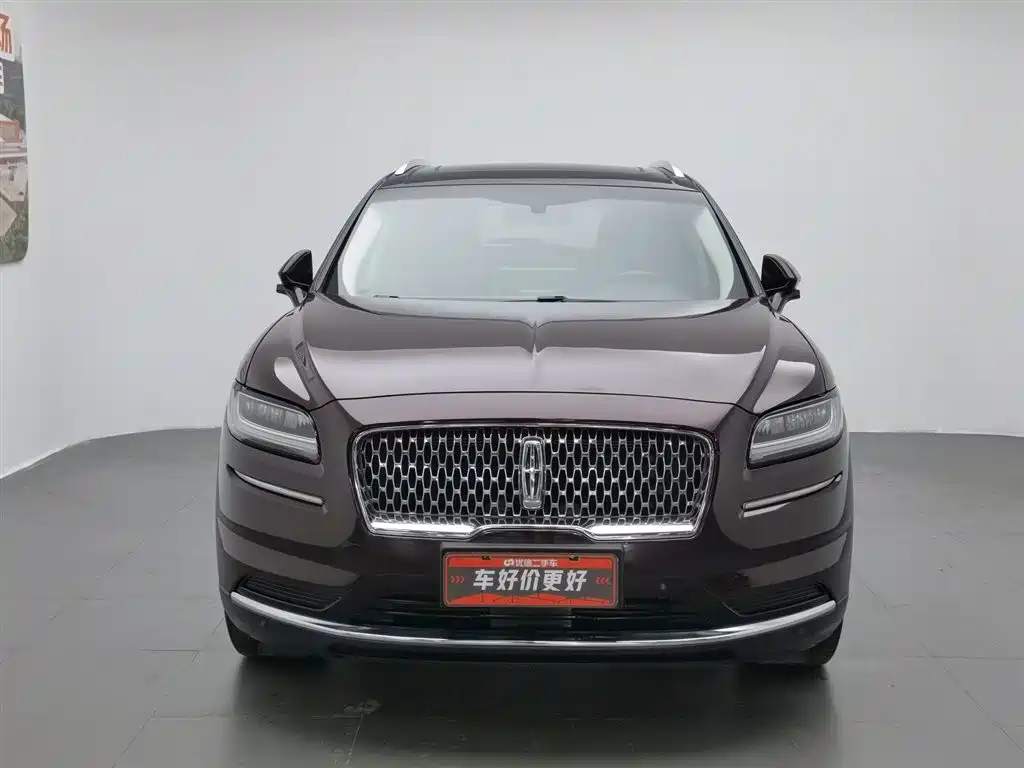 Nautilus 2.0 T 4 WD Premium
